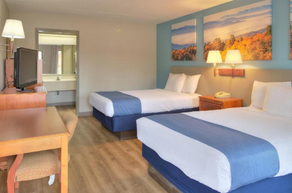 Days Inn by Wyndham Harriman image 25